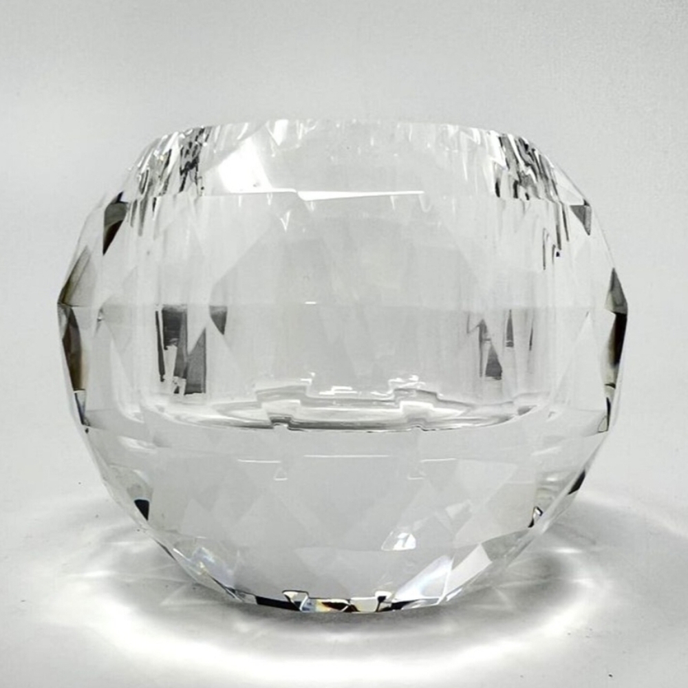 Oleg Cassini crystal votive candleholder. Comes with original box. 